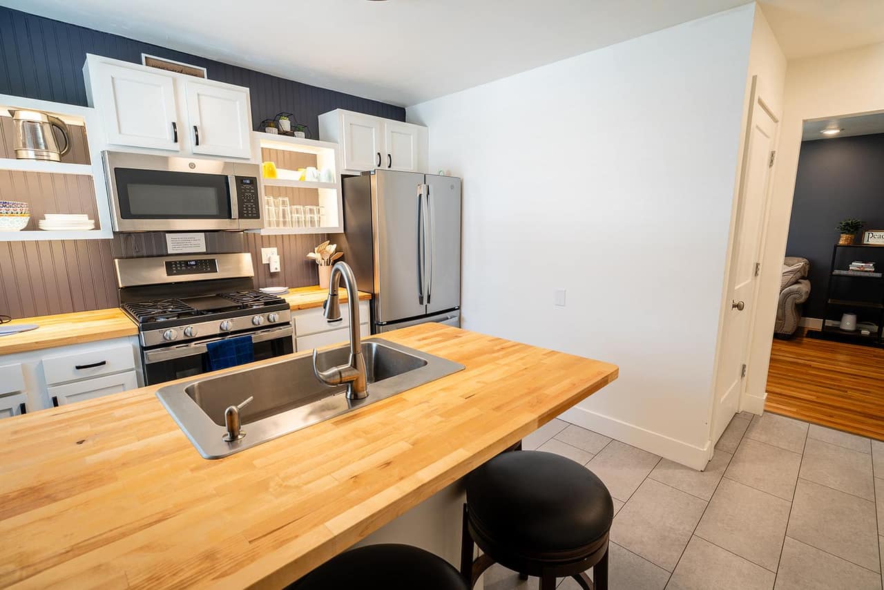 Fully equipped kitchen in a Maple Leaf home